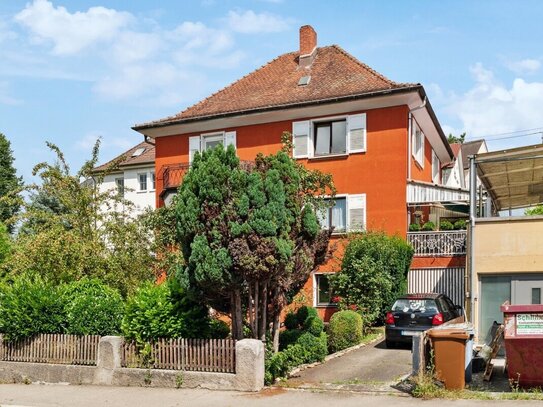 Attraktiver Altbau in zentraler Lage: Zweifamilienhaus mit Garage und ausgebautem Gartengeschoss