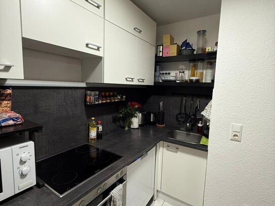 Schönes 1 Zimmer Appartment mit Einbauküche - Balkon -4.OG-Aufzug - 90763 Fürth