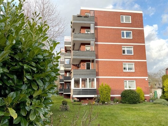 Großzügige 3- bis 4-Zimmerwohnung mit Balkon und Garage in Toplage von Heppens