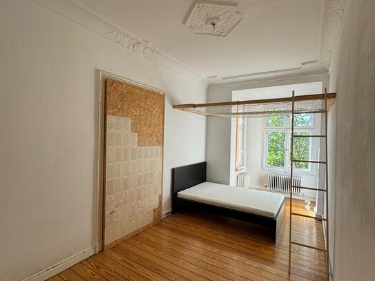 WG Zimmer mit Wohnzimmer und Balkon in Berlin Mitte (Moabit)