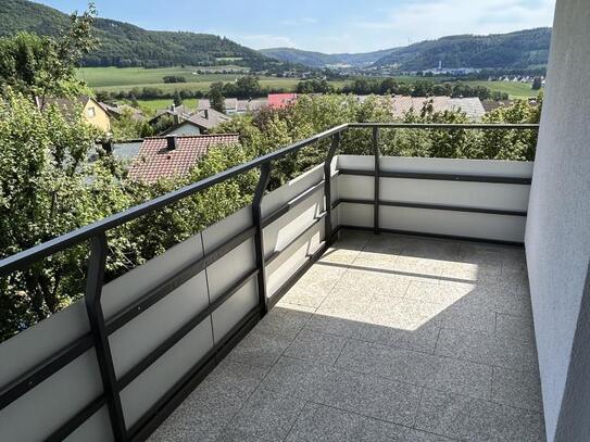 Platz für die Familie: Schöne 4-Zimmer-Wohnung im Grauleshof mit toller Aussichtsslage