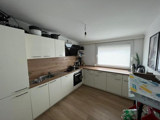 Schöne neuwertige 3,5 ZKBB Maisonette-Wohnung