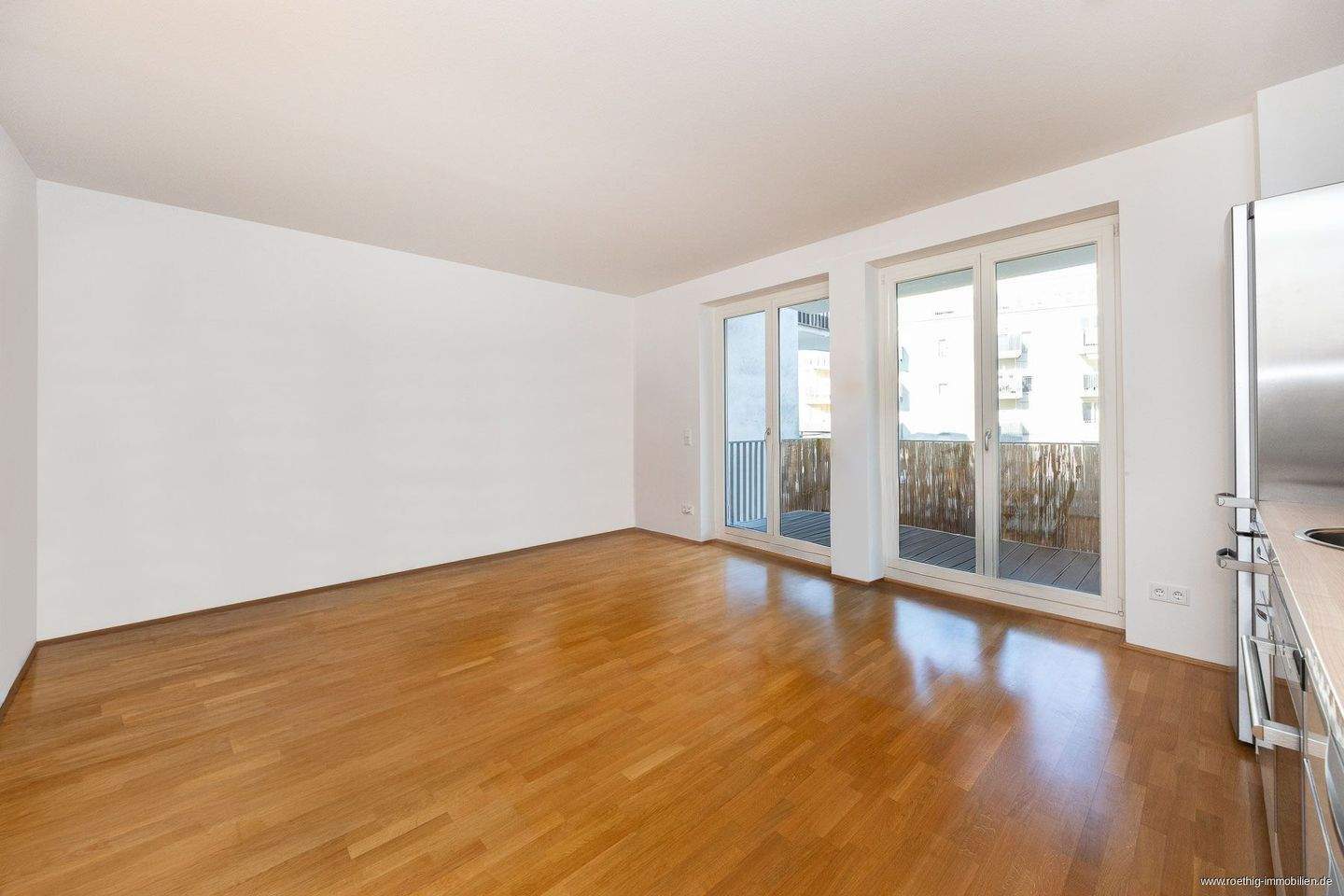 Bestlage Maxvorstadt (Nymphenburger Höfe): 1-Zimmer-Stadtwhg zum Innenhof mit Balkon & Kellerraum.