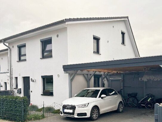 Reihenendhaus mit exquisiter Ausstattung und Doppel-Carport in begehrter Wohnlage