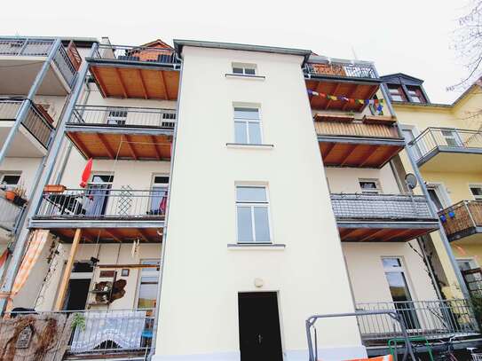 Neu: Außen Gründerzeit & Innen Neubau I Balkon I Einbauküche I modernes Tageslichtbad