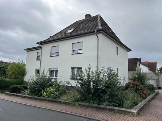 Wohnhaus mit 3 Garagen in Wölfershausen