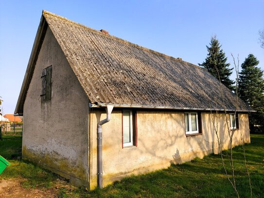 entkerntes Einfamilienhaus mit Nebengelass bei Anklam