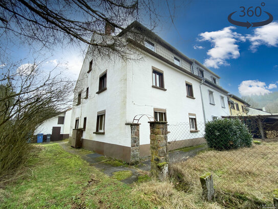 Dreifamilienhaus aus Nachlass mit weitläufigem Außenbereich