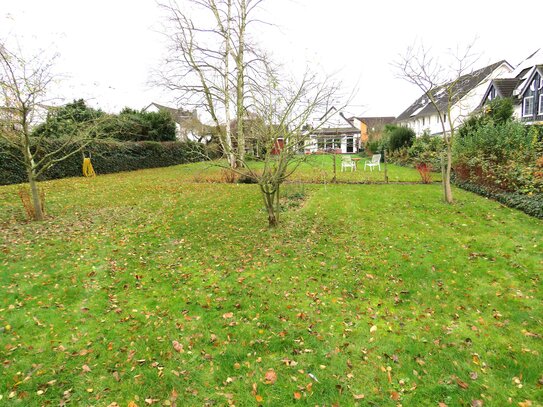 Einfamilienhaus mit großem Grundstück in Langenfeld-Berghausen