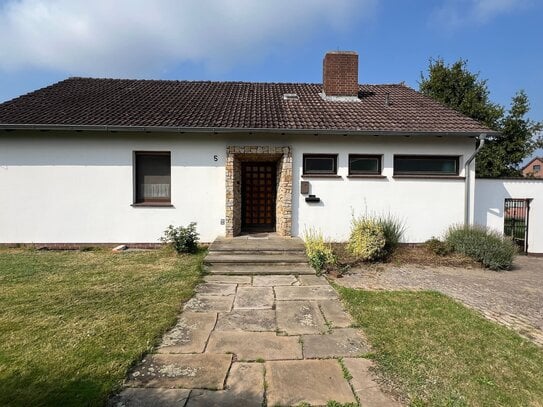 31558 Hagenburg-Altenhagen, Bungalow auf großem Grundstück