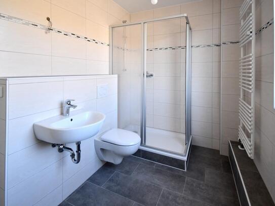 WBG - 2-Zimmer mit Wohnküche, Wohlfühlbad mit Dusche u. Balkon!