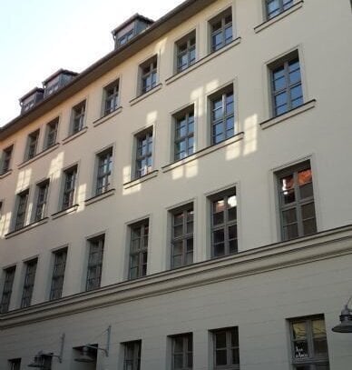 Schickes, helles Apartment im WG-Stil mit Einbauküche inmitten der City!