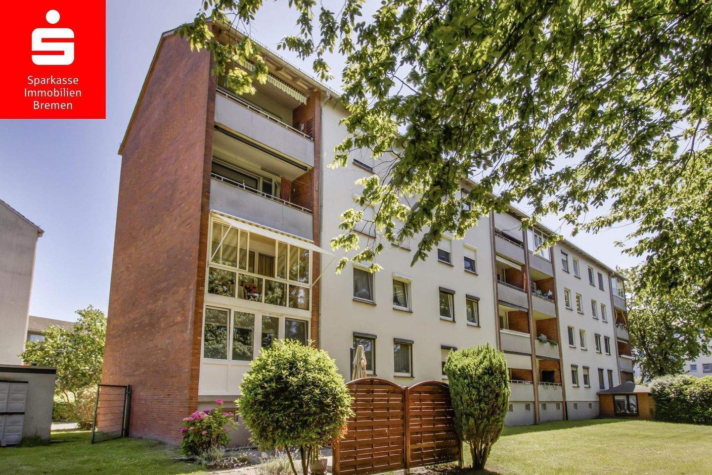 Bremen-Huchting/Sodenmattsee: Gut geschnittene 3-Zimmer-ETW im 1.OG mit verglaster Loggia und Keller