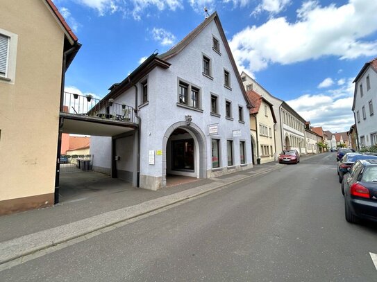 Altstadtzauber mit Raum für Erfolg - Wohn- und Geschäftshaus in Gerolzhofen