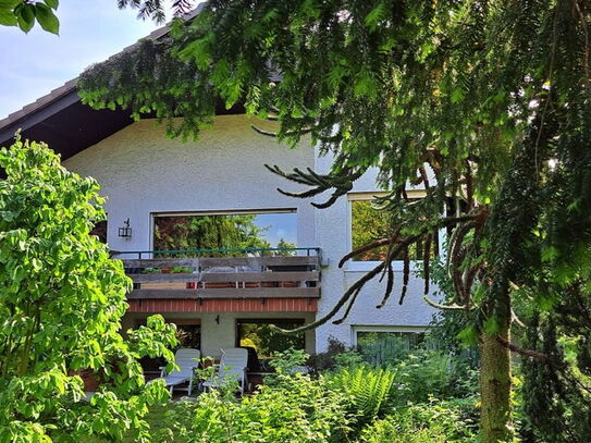 Einfamilienhaus mit idyllischem Garten.