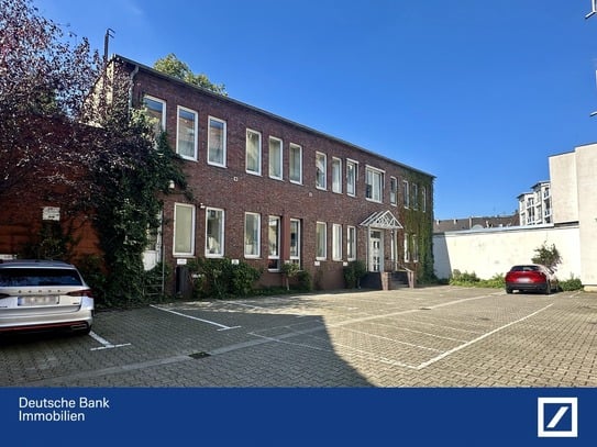 Attraktive Bürofläche im Obergeschoss mit 9 Büros, Küche und WCs - 266 m²