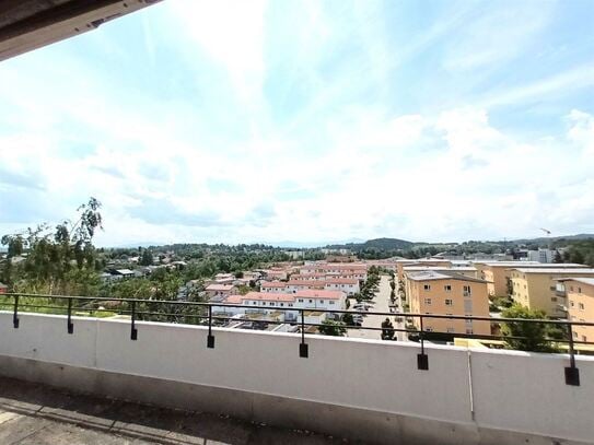 Großzügiges Penthaus mit herrlichem Blick über Kempten in die Berge und sehr großer Dachterrasse