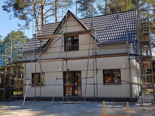 Raum zum Leben: Ihr maßgeschneidertes Haus mit großem Garten