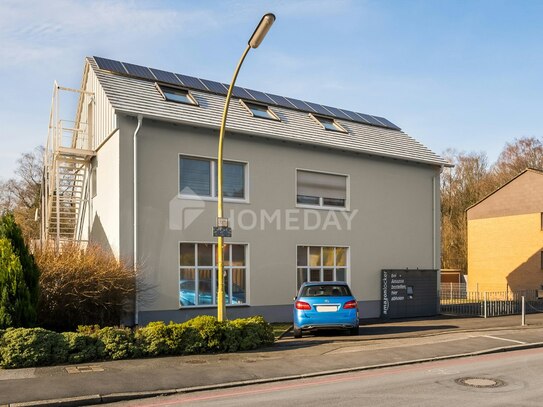 Modernes Mehrfamilienhaus mit 3 Wohneinheiten, großem Garten und Photovoltaik - Erbbaurecht