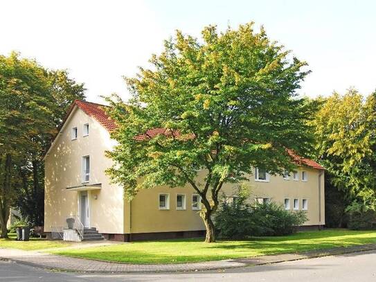 Großzügige 3-Zimmer Erdgeschoss Wohnung mit Balkon, Badewanne, Laminat, Keller