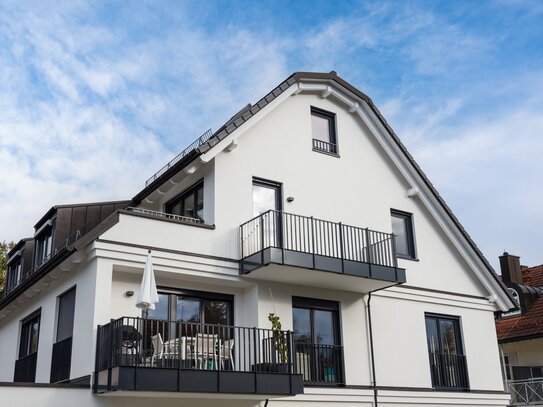 Fertiggestellt -2-Zimmer-Dachgeschosswohnung mit Studiobereich, Terrasse und Balkon in Waldtrudering