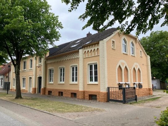 Lübtheen, MeckPom, solide Kapitalanlage, wunderbares, modernisiertes u. historisches Mehrfamilienhaus 8 WE, kein Denkma…