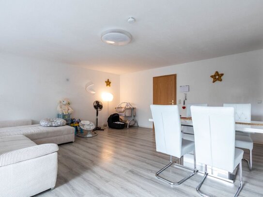 3-Zimmer-Wohnung mit Balkon und Stellplatz. Ideal für Paare und junge Familien! Keine Studenten.