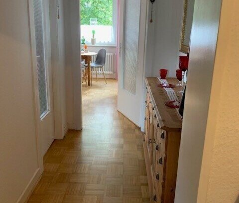 Geräumige 2,5-Zimmer-Eigentumswohnung mit interessantem Grundriss und großzügigem Südbalkon in Neumünster-Ruthgenberg z…