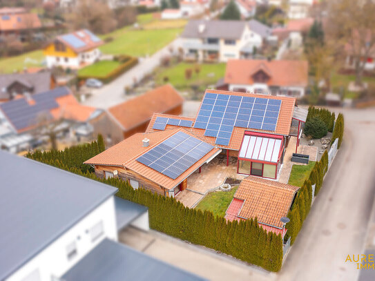 Großzügiges Einfamilienhaus mit Einliegerwohnung / Büro / Praxis mit sep. Zugang, PV, Solar, FBH!