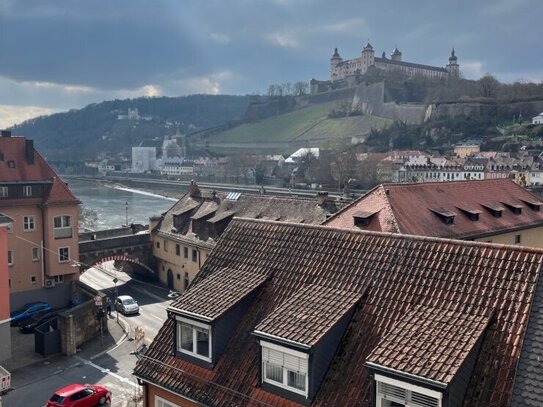 Würzburg -Stadmitte MFH 8 Whg. +Laden 150 qm.