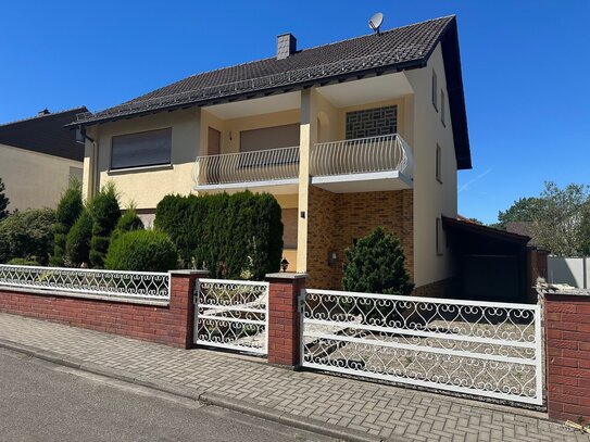 Geräumiges Einfamilienhaus in guter Lage der Stadt Ramstein