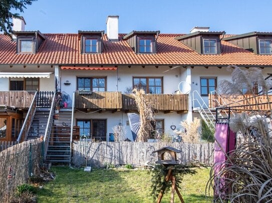 Schöne, sonnige 3-Zi.-Gartenwohnung mit Garage und Außenstellplatz in kleiner Mehrspänner-Anlage