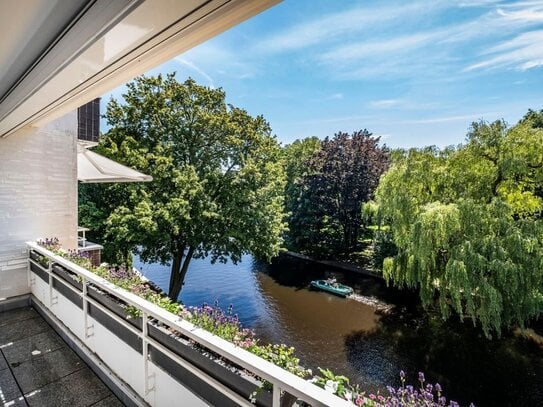 Zwischen Isebekkanal und Alsterlauf - Sanierte Eigentumswohnung mit Wasserblick in Eppendorf