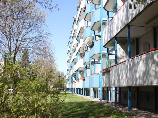 Vollsanierte 2-Raum-Wohnung in der Rahlstedter Str. 6 im 2. Obergeschoss!