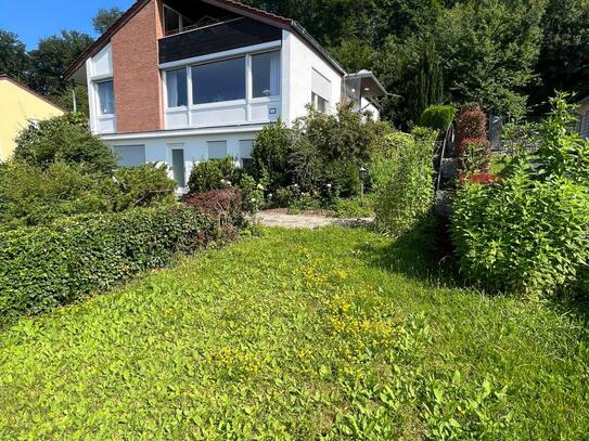 Allerbeste Panoramalage: Gepflegtes Einfamilienhaus mit Einliegerwohnung in perfekter Lage von Reichenbach