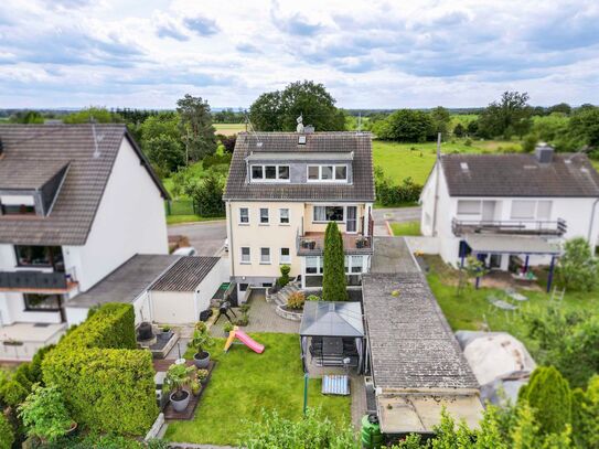 Charmantes 3-Familien-Haus in ruhiger Lage mit Blick bis nach Köln