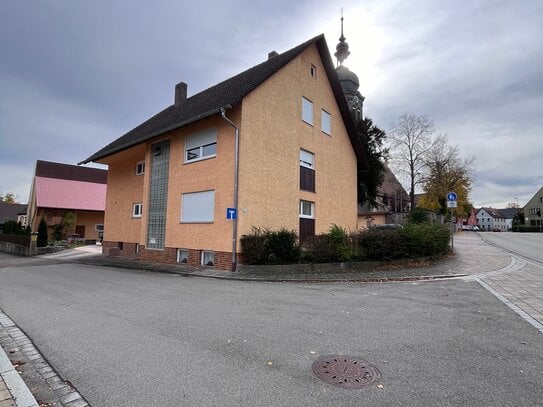 Großzügig 4 Zimmerwohnung in Aurach