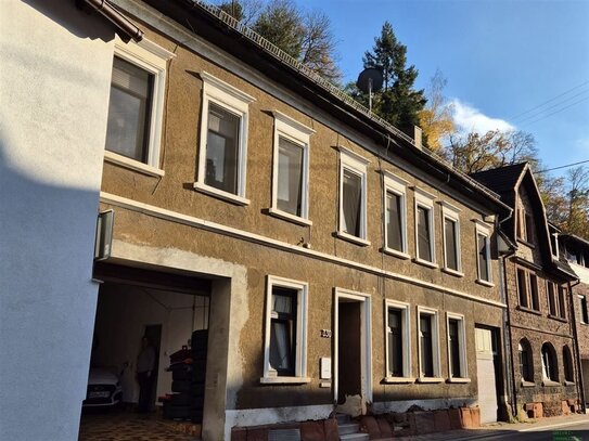 Zweifamilienhaus, Doppelgarage in Hardenburg