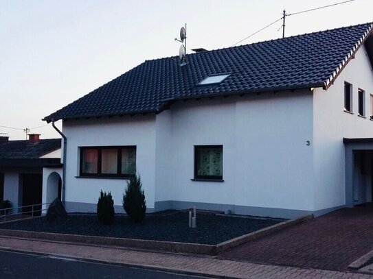 Schöne 4ZKB Wohnung in ruhiger Lage (10min bis Grenze Luxemburg) inklusive 2 Garagen