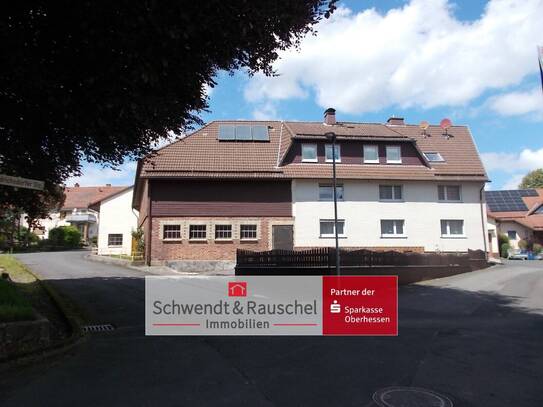 Familienhaus mit Nebengebäuden + Flächen in Grebenhain-Hartmannshain