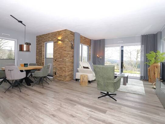 Nähe Bernkastel-Kues: Hochwertiger Bungalow mit Fernblick, möbliert