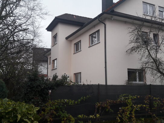 Großzügige 5-6-Zimmerwohnung, 175 m² zum Selbstausbau mit eigenem Garten in Ober-Erlenbach