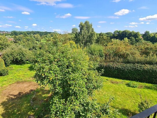 Gemütliches Haus mit Vollkeller, 2m Rundum-Hecke, Apfelbäume - perfekte Idylle! ::Maklerfrei::