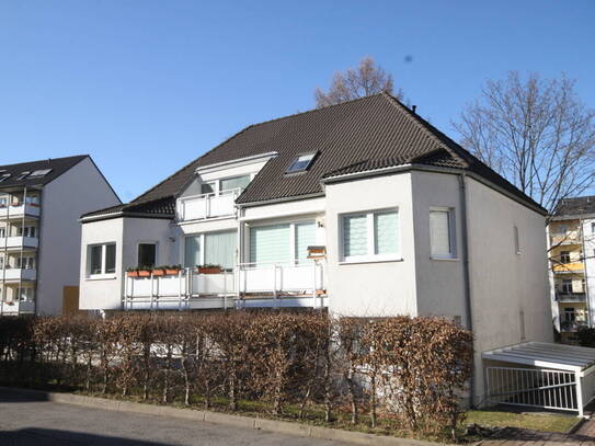 ** Wunderschöne Wohnung mit Einbauküche, Südbalkon und Tiefgarage auf dem Kaßberg **