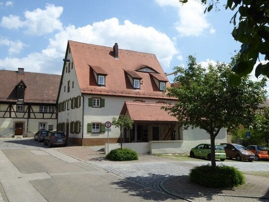 3,5-Zimmer-Maisonettewohnung mit Carport und Gartenanteil