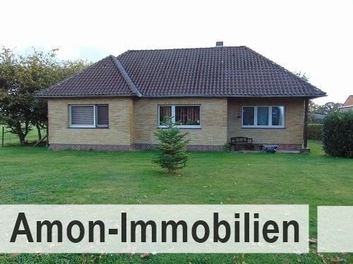 Formschöner Walmdachbungalow auf einem großzügigen Grundstück in ruhiger Ortsrandlage