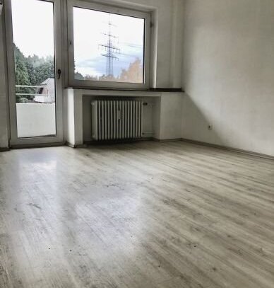 2,5-Zimmer-Wohnung mit Balkon in der 1. Etage