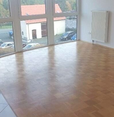 Ansprechende 4 Zimmer Wohnung mit Kaminofen und Tiefgaragenstellplatz in Machern b. Leipzig