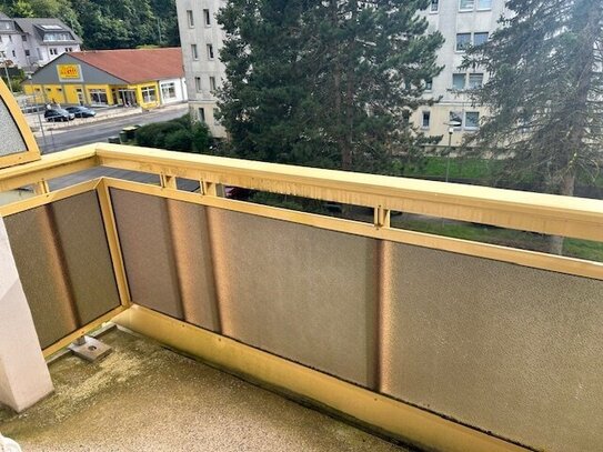 Gepflegte Vierraumwohnung mit Balkon zum entspannten umziehen