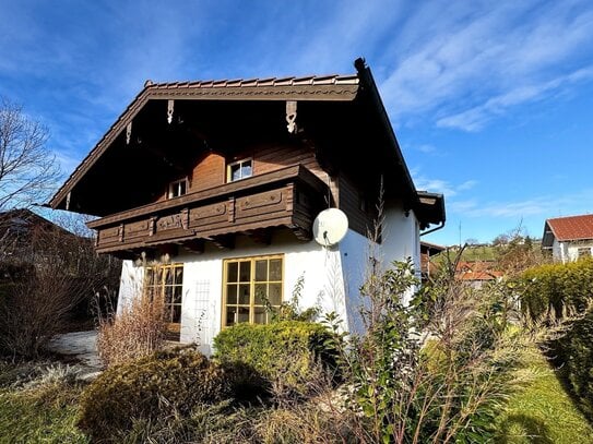 Ihr TRAUMHAUS im Landhausstil: Freistehendes Einfamilienhaus mit atemberaubenden Ausblick!